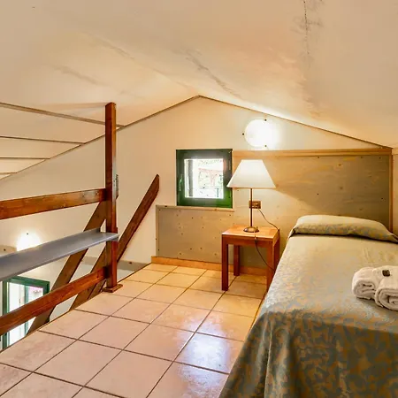 With Swimming - Pool In Guardistallo