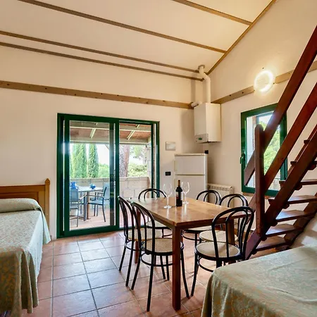 Apartmanhotel With Swimming - Pool In Guardistallo Casale Marittimo