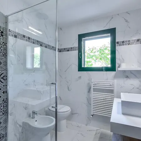 With Swimming - Pool In Guardistallo Apartmanhotel