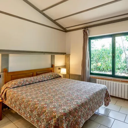 With Swimming - Pool In Guardistallo Apartmanhotel *