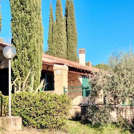 With Swimming - Pool In Guardistallo Aparthotel 3*