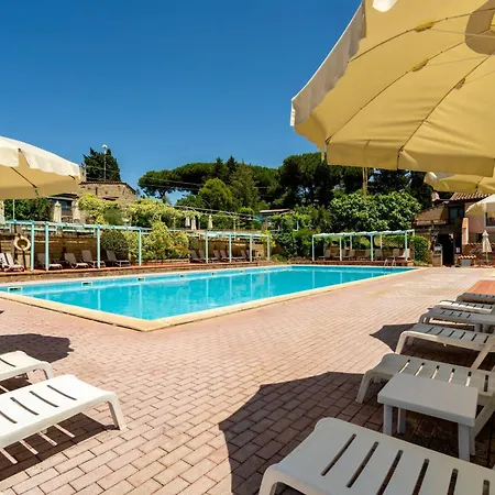 Aparthotel With Swimming - Pool In Guardistallo 3*