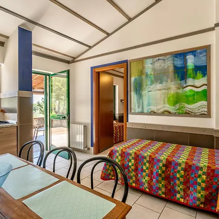 With Swimming - Pool In Guardistallo شقة فندقية كاسال ماريتيمو