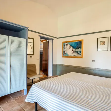 With Swimming - Pool In Guardistallo 3*
