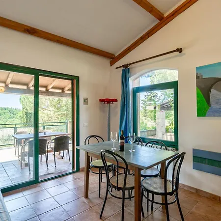 With Swimming - Pool In Guardistallo كاسال ماريتيمو