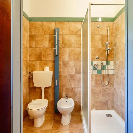 With Swimming - Pool In Guardistallo 3* كاسال ماريتيمو
