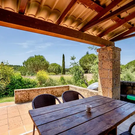 With Swimming - Pool In Guardistallo 3* كاسال ماريتيمو